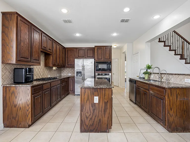 1608 Wagon Wheel Dr — Photo 4