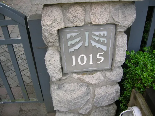 1015 Lynn Valley Rd #11, North Vancouver, BC V7J 1Z6