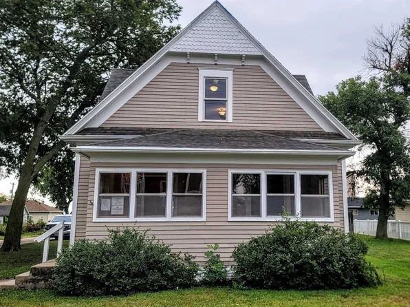 103 E 5th St, Axtell, NE 68924