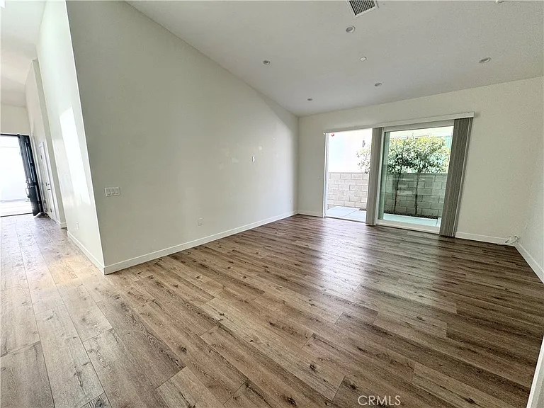 1623 W 255th St — Photo 6