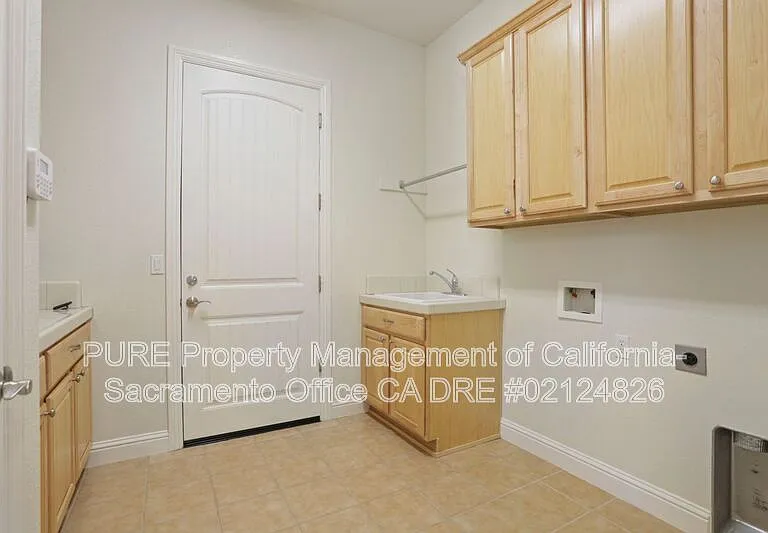 1143 Bevinger Dr — Photo 31