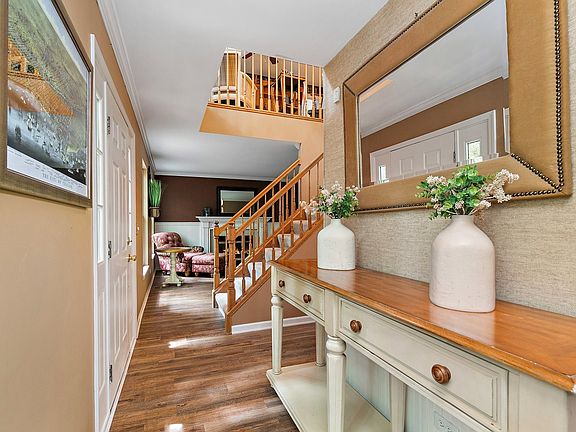3rd image of 1394 Laurel Oaks Dr