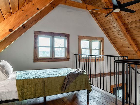 36th image of 1008 Walini Way