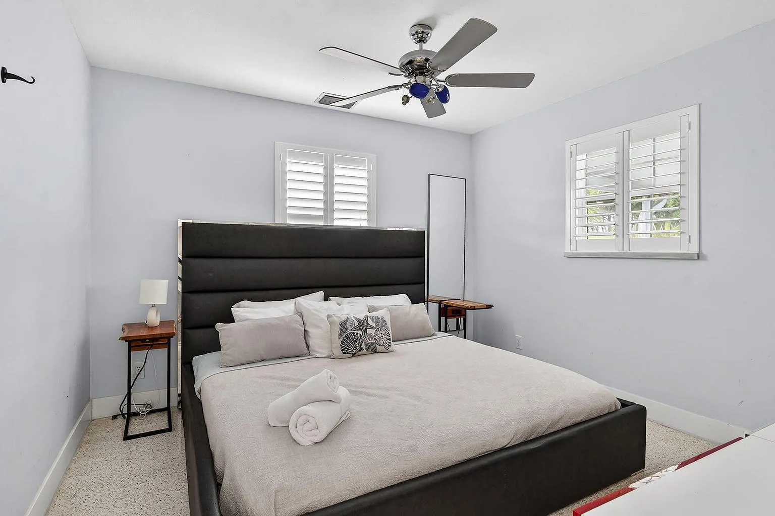 3 bed, 1599 sqft, $3,490 — Photo 2