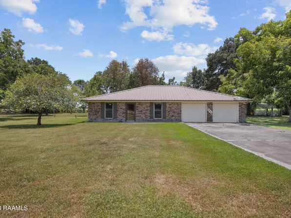 2834 Green Briar Ln, Abbeville, LA 70510