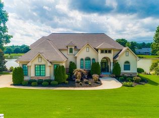 422 Crepe Myrtle Dr, Greer, SC 29651