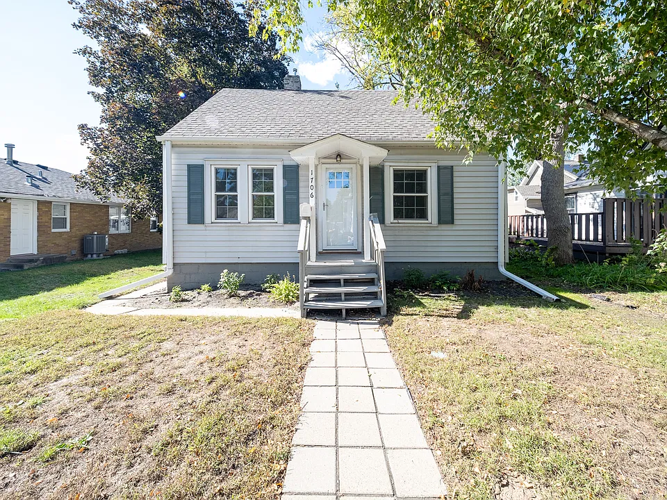 1706 Buchanan St NE