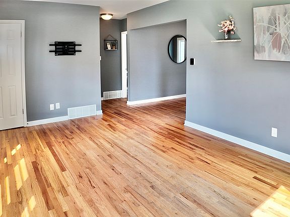 5th image of 5809 New York Ave