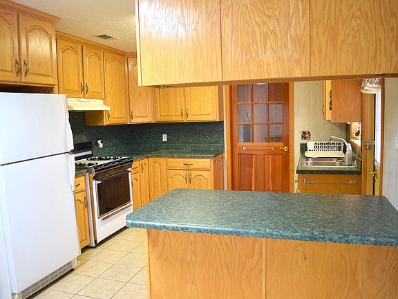 5th image of 5598 Brown St
