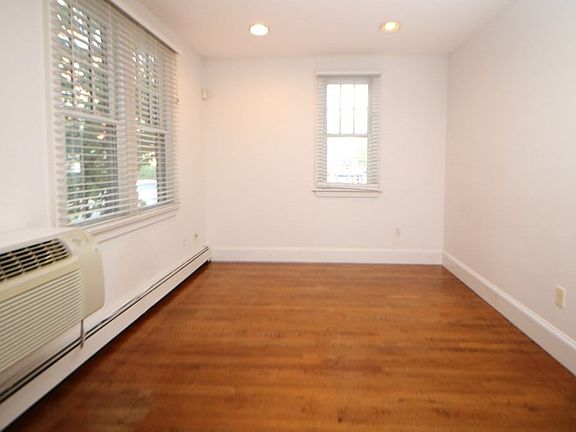 5th image of 311 River St #1