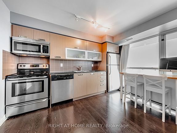 3rd image of 100 Western Battery Rd #1908