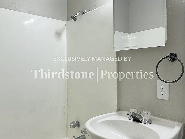 2406 Lamee Ave — Photo 8