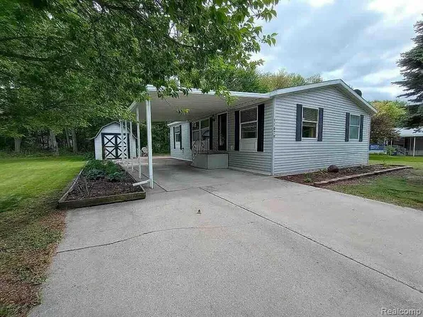 11079 Armstrong Dr N, Saginaw, MI 48609