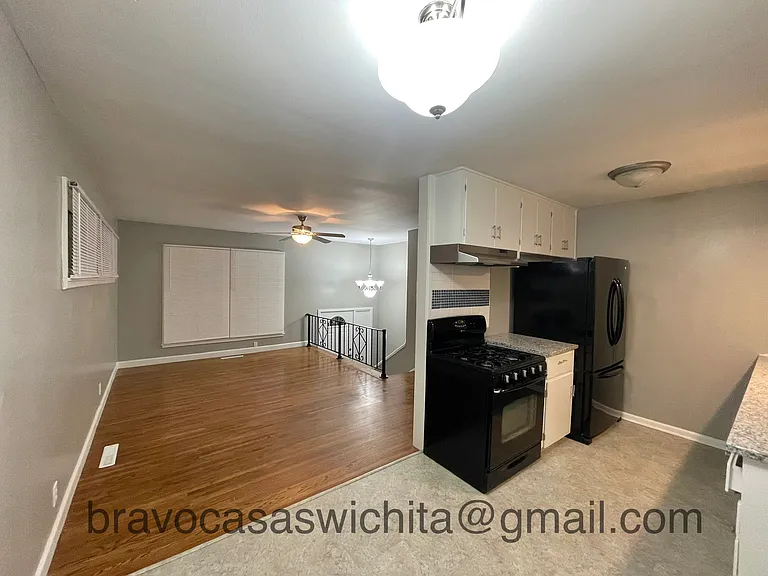 2227 S Bonn Ave — Photo 5