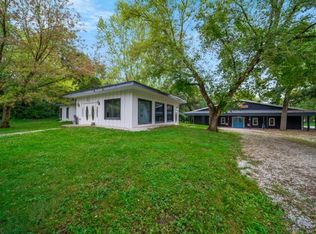 6810 Barnard Mill Rd, Ringwood, IL 60072