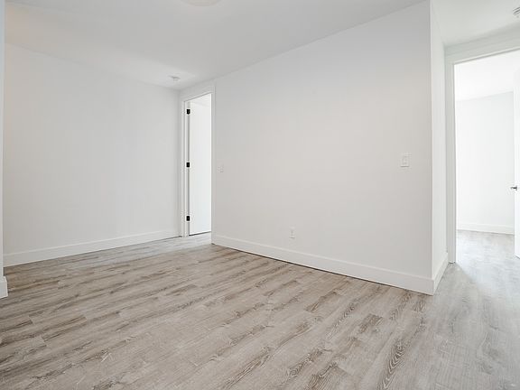3rd image of 30-44 32nd St #Cb4