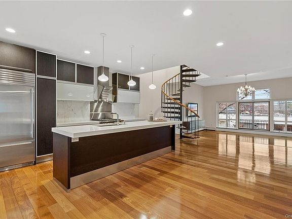 4th image of 502 Piermont Ave