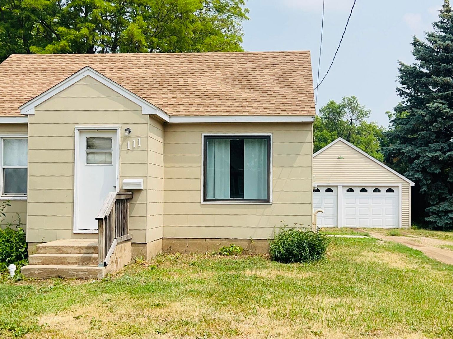 111 Diggs Ave, Milbank, SD 57252 Zillow