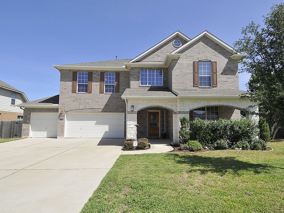 1st image of 203 Water Oak Dr