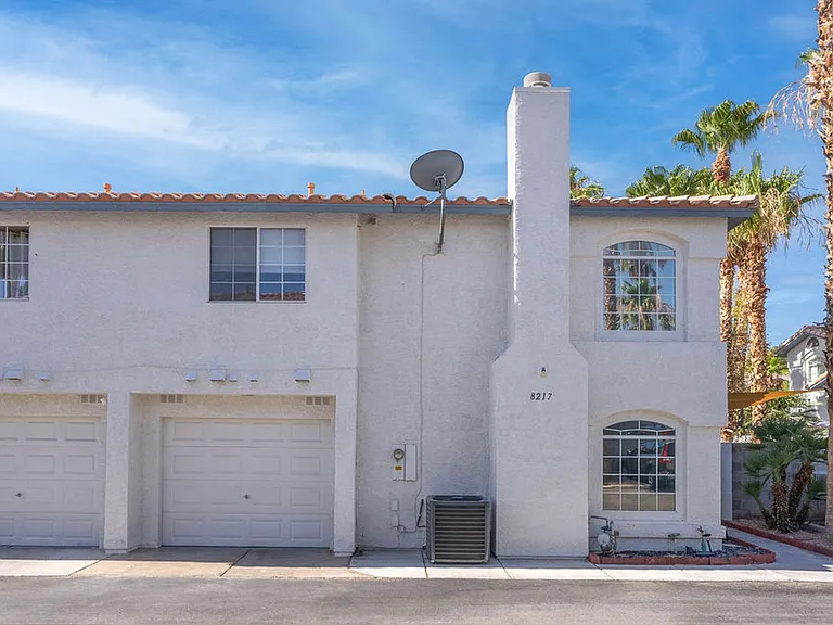 8217 Diamond Star Ct — Photo 34