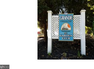 326 Nicholas Dr, Riverside, NJ 08075