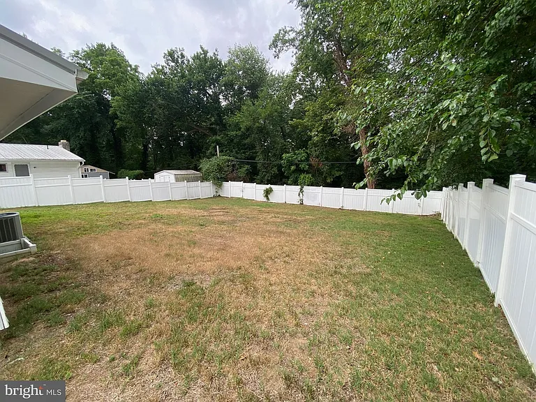 604 River Rd — Photo 12