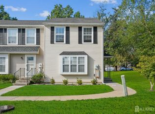 31 Byrnes Ln E, Sayreville, NJ 08872
