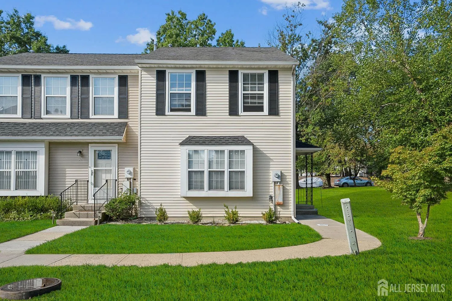 31 Byrnes Ln E photo 1