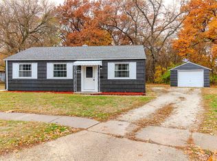 101 Fulton Rd, Marquette Heights, IL 61554