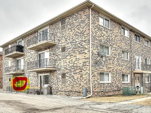5846 W 77th St #103, Burbank, IL 60459