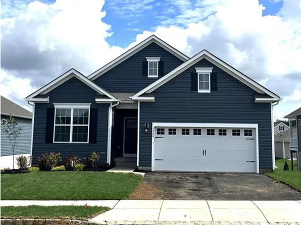 7932 Keystone Dr, Breinigsville, PA 18031