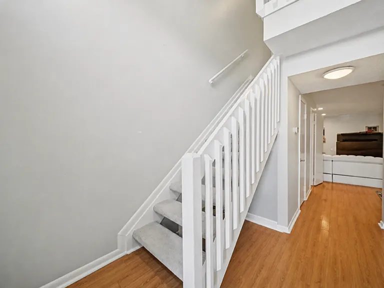 719 Waters Dr — Photo 9