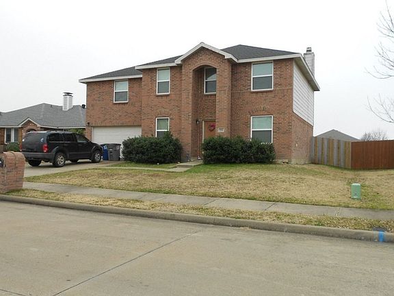 2nd image of 713 Ashford Ln