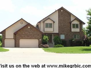 6715 Garden Ridge Cir, Wichita, KS 67205