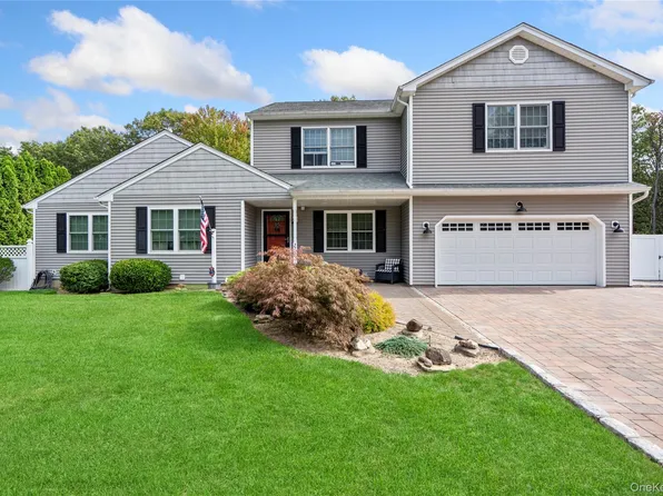 27 Evelyn Court, Manorville, NY 11949