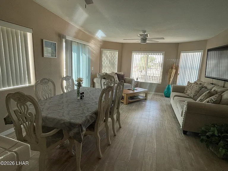 388 Coral Dr — Photo 5
