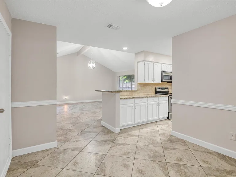 7431 Ridgeberry Dr — Photo 9