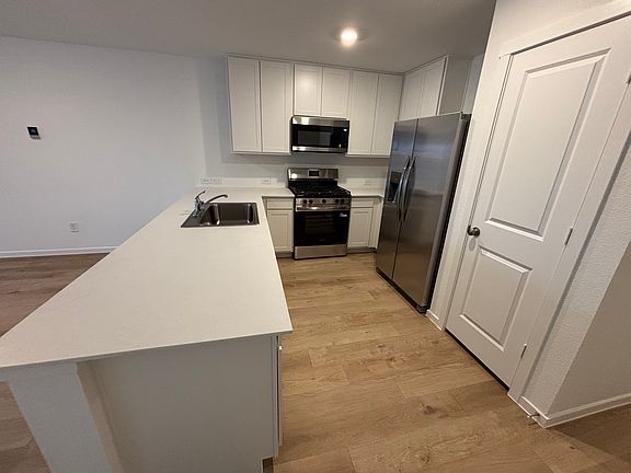 5th image of 1817 Sanderling St