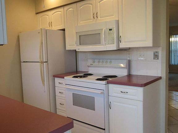 2nd image of 190 E Olmstead Dr #10