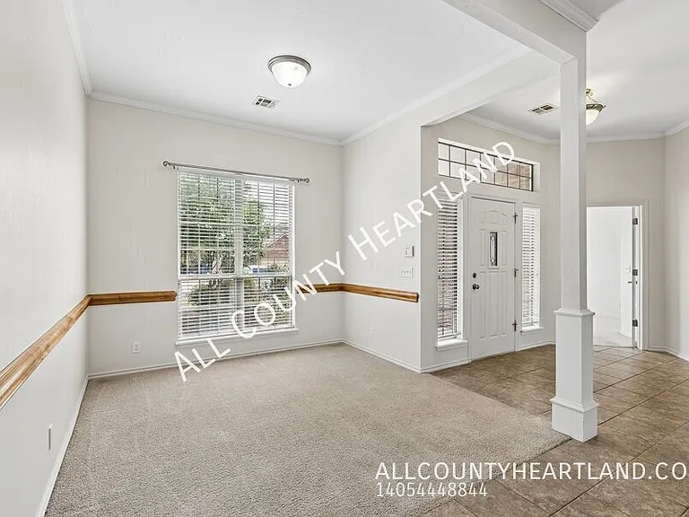 17025 Canyonwood Ln — Photo 2