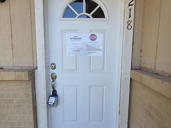2nd image of 3218 Thomas Ave