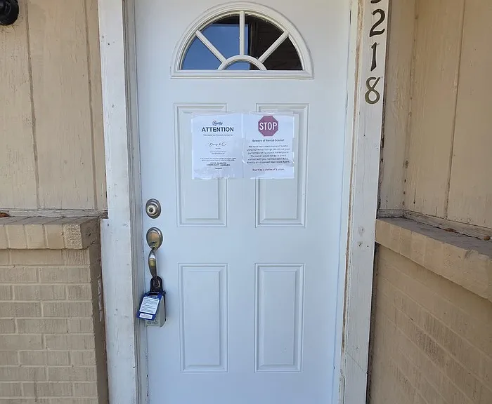 3218 Thomas Ave — Photo 2