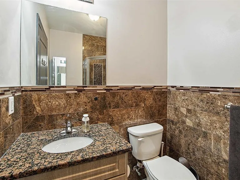 3611 Park Ave #302 — Photo 14