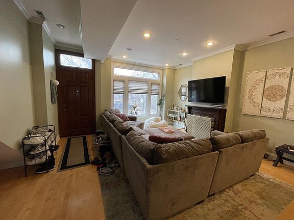 2nd image of 1014 W Montana St #2F
