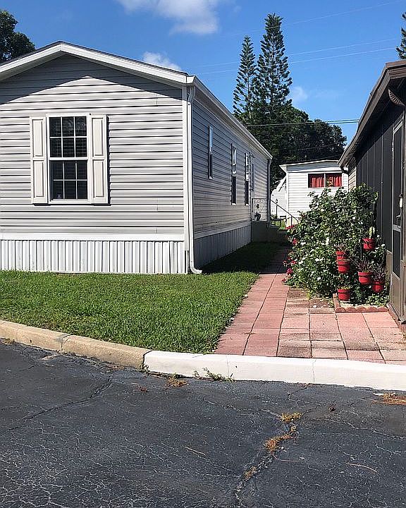 Street End 14" wide home