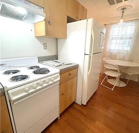 3rd image of 1542 Drexel Ave APT 104