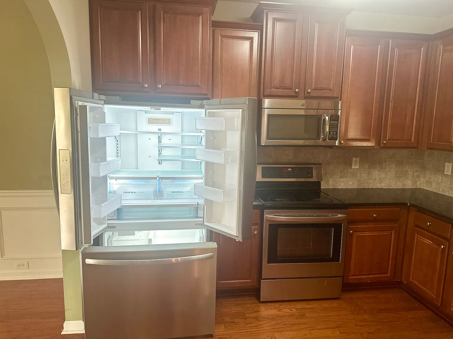 5 bed, 3.5 bath, 3980 sqft, $2,875 — Photo 4