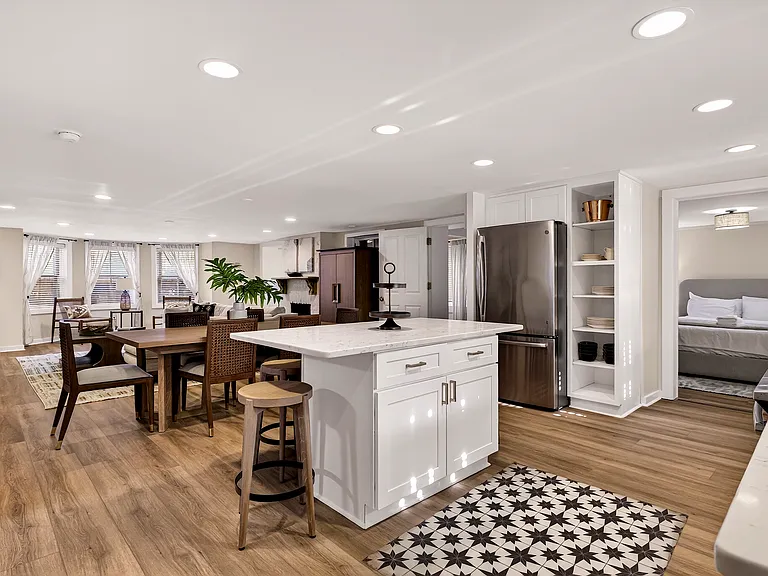 17 W Park Ave #2 — Photo 6