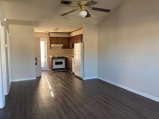1st image of 140 Lanier Dr #101