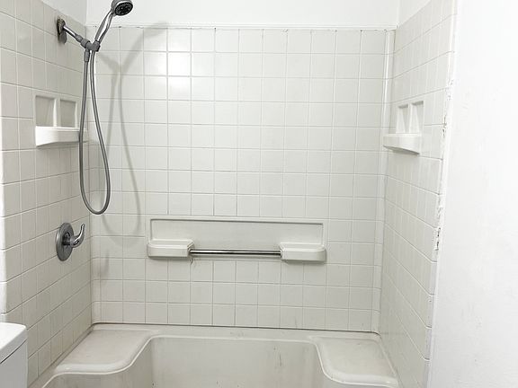3rd image of 4602 Salazar St
